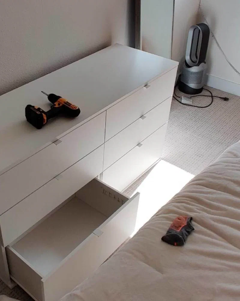 Completed furniture assembly